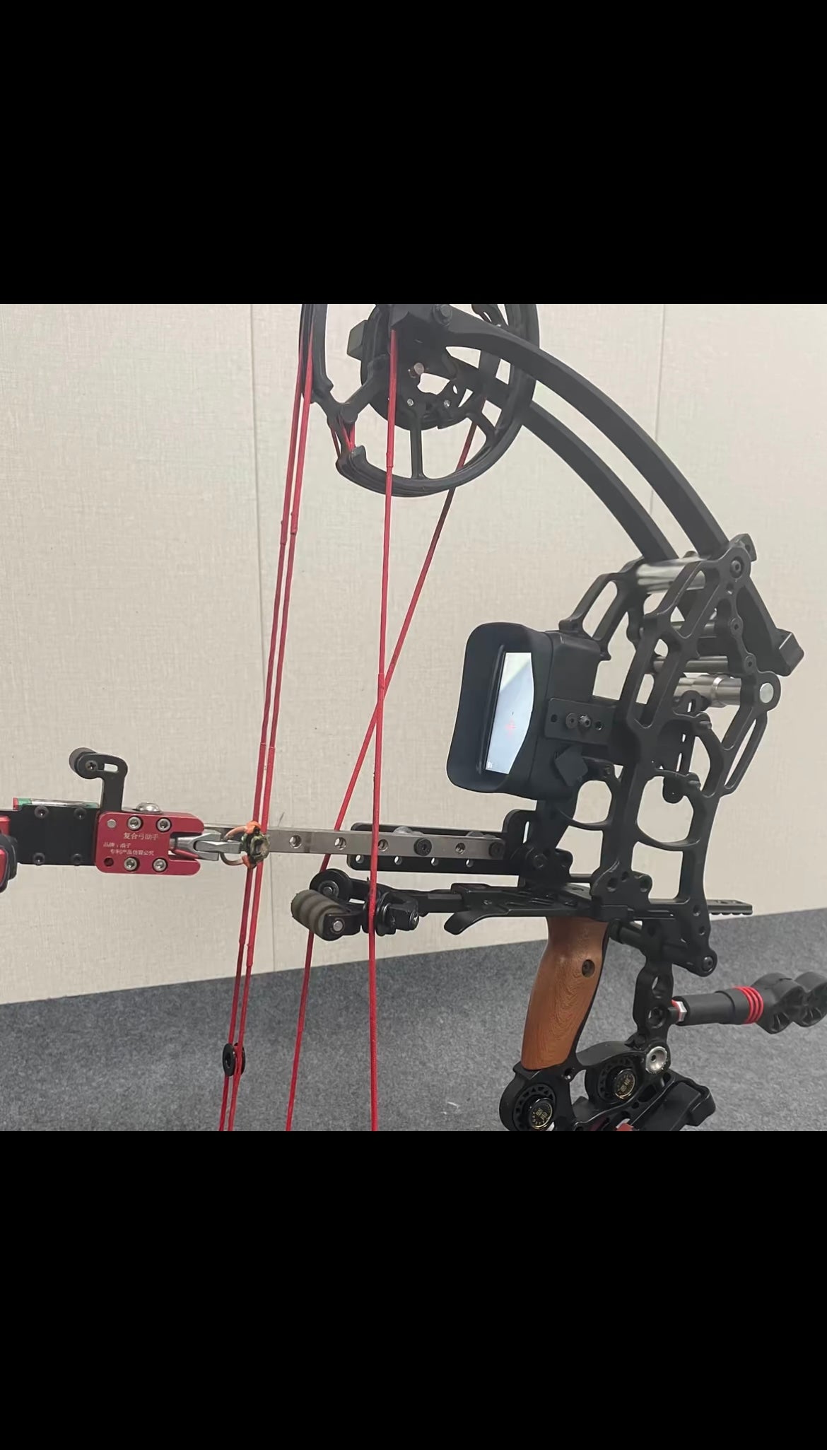 Novice auxiliary rod night vision compound bow